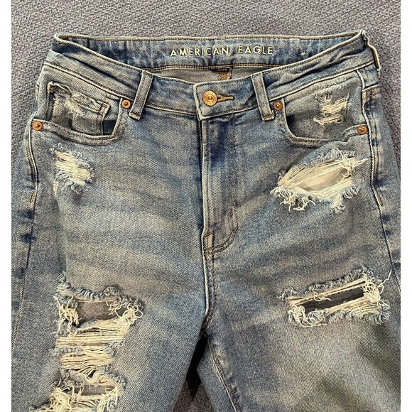 AMERICAN EAGLE High Rise Distressed Mom Jeans Size  2 Short - Picture 8 of 13